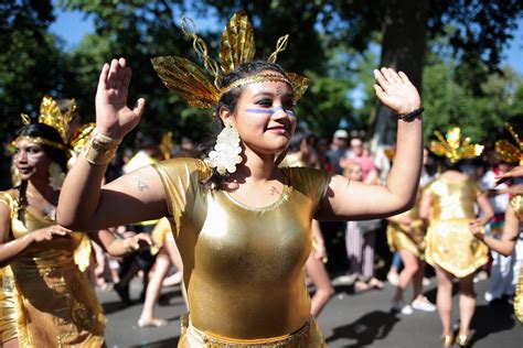 Friedliches Fest F R Vielfalt Karneval Der Kulturen Begeistert