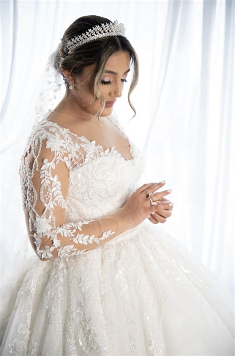 Noor Wedding Dress Save 40 Stillwhite