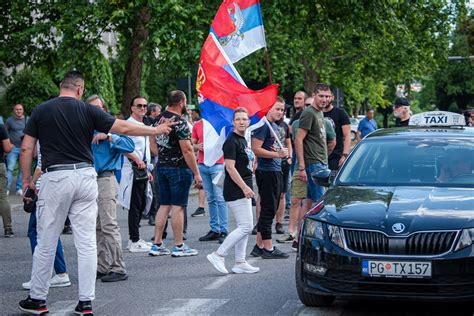 Sramotno i gnusno Srbi u Crnoj Gori suprotno zakonu izašli na ulice i