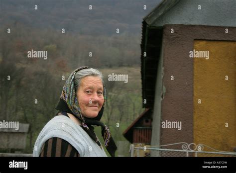 Traditional Romanian Woman Stock Photo - Alamy