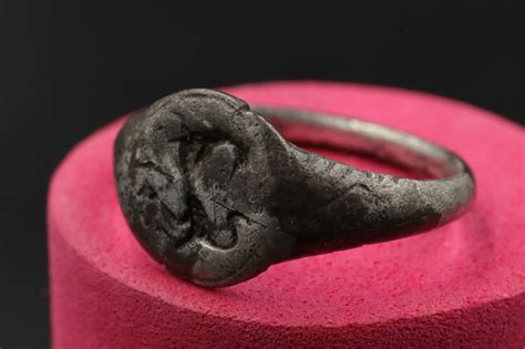Medieval Gothic Silver Griff Decorated Aristocratic Ring No