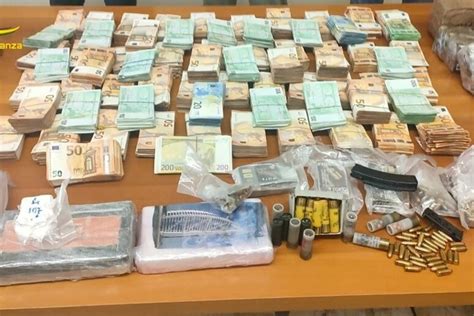 Firenze Operazione Antidroga Arresti Nel Traffico Internazionale