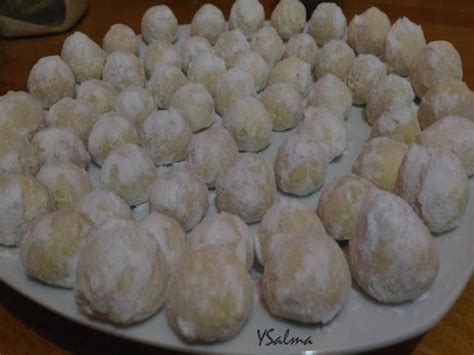 Resep Kue Putri Salju Bola Bola Keju Lumer Di Mulut Ysalma