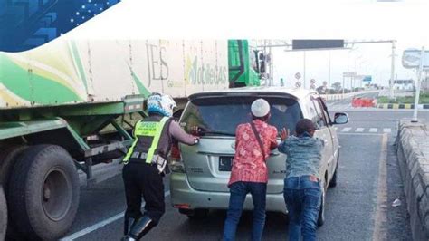 Bahaya Dorong Mobil Matic Ketika Sedang Mogok Ini Penjelasannya