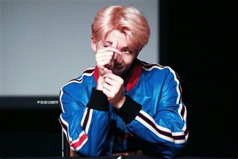 História One Shot Hot Kim Namjoon História escrita por KatDKook Spirit Fanfics e Histórias