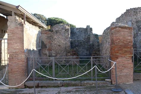 Viii Pompeii December Looking South To Entrance Doorway