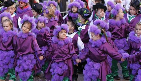 Photos 5000 Kids Parade At The International Childrens Carnival In