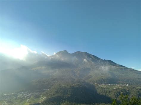 Bukit Mongkrang Karanganyar Lokasi Rute Dan Harga Tiket Yanacircle