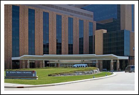 St Joseph Mercy Hospital In Ypsilanti Michigan St Josep Flickr