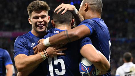 Coupe Du Monde De Rugby La France Crase L Italie Et Passe En Quarts