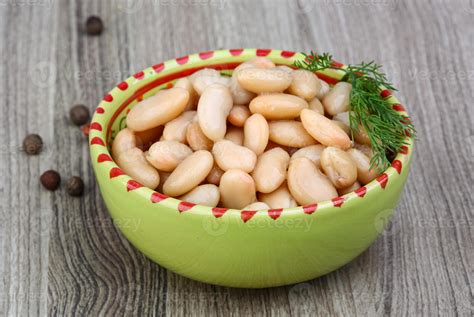 White canned beans 8472046 Stock Photo at Vecteezy