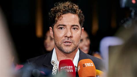 David Bisbal Muestra Un Desgarrador Video Con Su Pap Enfermo De Alzheimer