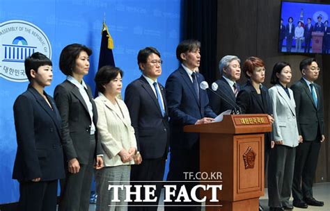 조국 대통령 4년 중임제 등 제7공화국 개헌 제안 Tf사진관 포토 기사 더팩트