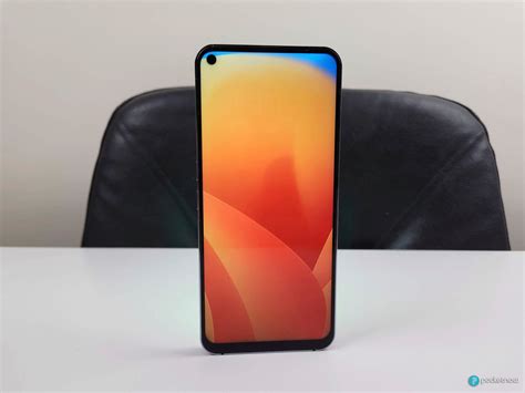 Unihertz Luna Review: A budget Nothing Phone with brighter LEDs