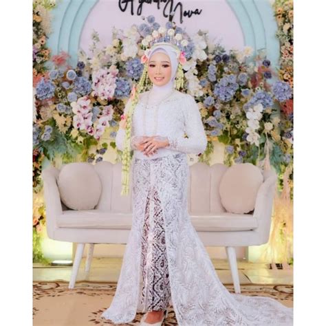 Jual Ekonomis Kebaya Ekor Belah Gaun Pengantin Slim Kebaya