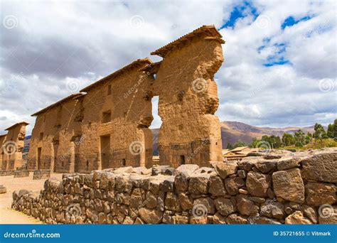 Raqchi Sitio Arqueol Gico Del Inca En Cusco Per Ruina Del Templo De