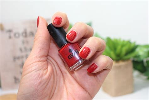 Avril Beaut Et Son Vernis Ongles Rouge Op Ra Pour Des Ongles Sublim S