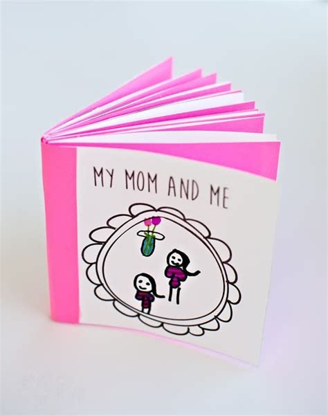 Make Mom A Special Mothers Day Book Mothers Day Book Diy Mothers