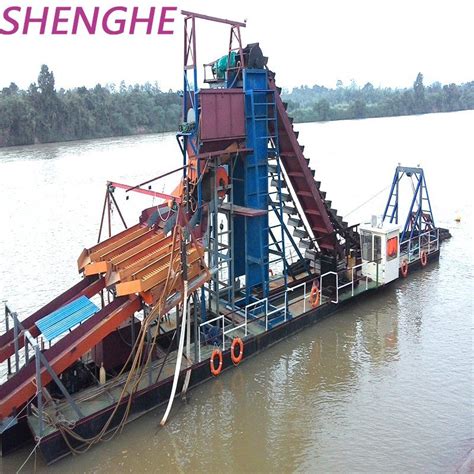 Large Capacity Bucket Chain Gold Dredger With Agitation Chute China