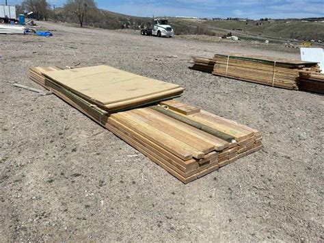 2x4 2x6 Lumber Pressed Wood Boards Prime Time Auctions Inc