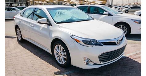 Toyota Avalon XLE for sale: AED 68,000. White, 2014