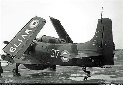 Douglas Ad 4w Skyraider Aew1 Uk Navy Aviation Photo 2818882