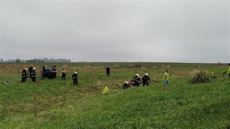 Dos Mujeres Sufrieron Un Violento Vuelco En Ruta 205 Y Fueron