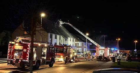 Rheinberg Feuerwehr L Scht Kaminbrand In Alpsray