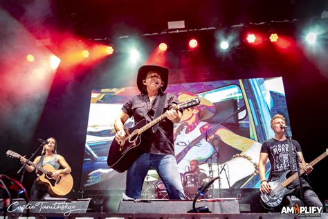 Lee Kernaghan Groundwater Country Music Festival Broadbeach Gold