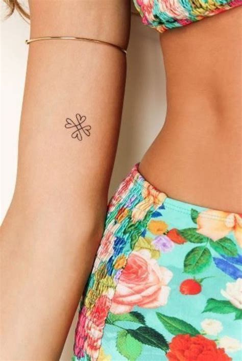 10 Delicate And Meaningful Tattoo Ideas Youll Fall In Love With Tiny Tattoos Clover Tattoos