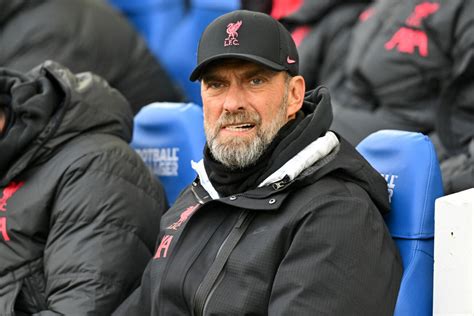 Versus Klopp multado y suspendido por criticar a un árbitro en la