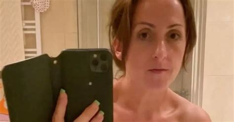 EastEnders Natalie Cassidy Strips Off For Nude Towel Selfie After Supping Cocktails Irish Mirror