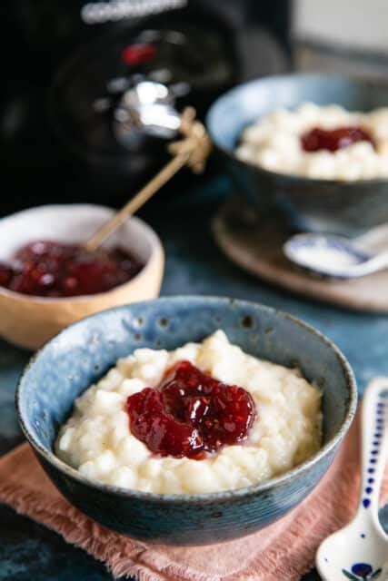 Easy Slow Cooker Rice Pudding - Helen's Fuss Free Flavours