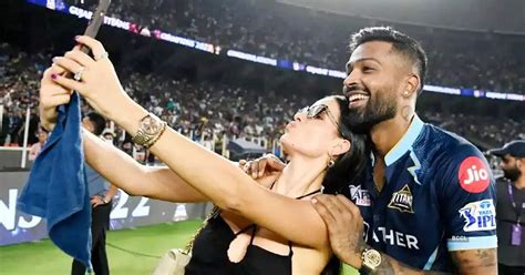 Hardik Pandya And Wife Natasa Stankovics Pictures Go Viral After Gujarat Titans Win Ipl 2022