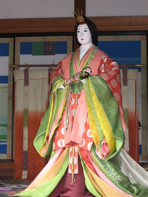 JUNIHITOE A twelve layer kimono jûnohitoe such as Heian period court