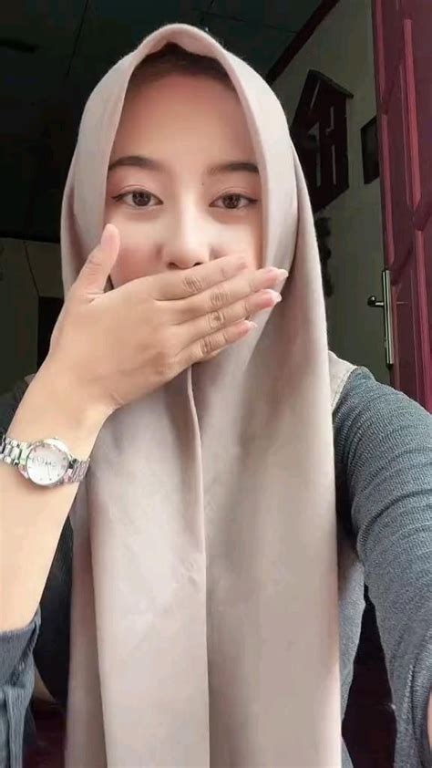 Pin On Jilbab Idola In Fashion Muslim Girl Hijab Casual Hijab