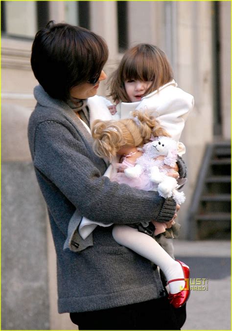 Photo Suri Cruise Singing 02 Photo 1622031 Just Jared