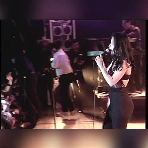 Inolvidable Selena On Instagram De Febrero De Memorial