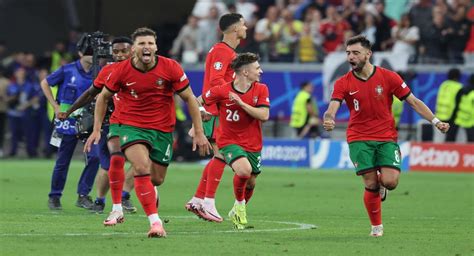 Con Diogo Costa como héroe Portugal derrotó por penales a Eslovenia y