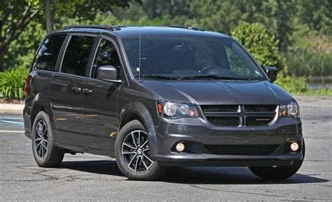 Dodge Grand Caravan Features and Specs