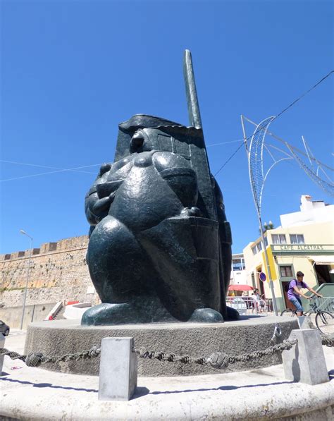 Viajar E Descobrir Portugal Peniche Monumento Ao Homem Do Mar