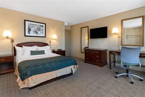 Ramada by Wyndham Reno Hotel & Casino | Reno, NV Hotels