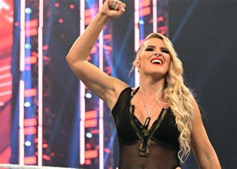 WATCH Lacey Evans Debuts A New Look On SmackDown Paying Homage To WWE