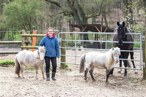 Katja Bei Uns Ist Das Leben Ein Ponyhof F R Alle Kinder