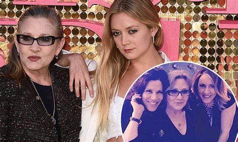 Billie Lourd Confirms She Didn T Invite Carrie Fisher S Siblings To