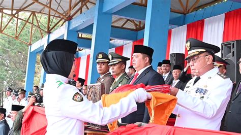 WABUP BERTINDAK SELAKU INSPEKTUR UPACARA PENURUNAN BENDERA MERAH PUTIH