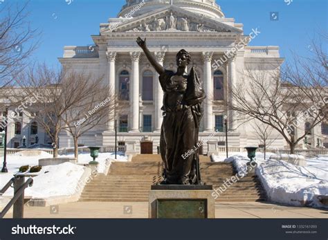 Madison Wisconsin Usa March 3rd 2019 Statue With Wisconsin State