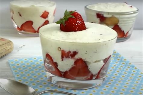 Cyril Lignac D Voile Ses Astuces Pour Un Tiramisu Aux Fraises L Ger Et