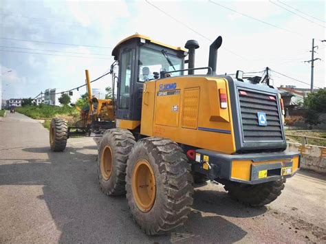 XCMG Official Used Motor Grader GR1805 Good Price For Sale MACHMALL