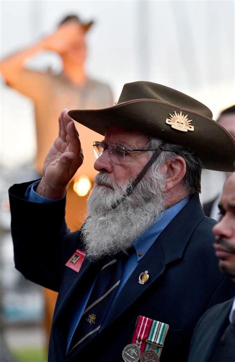 Townsville Anzac Day Emotions Flow As Dawn Service Draws Thousands At